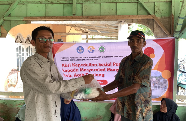 Tim PKM Program Studi Kimia Universitas Samudra Salurkan Bantuan Pasca Banjir di Dusun Perantauan